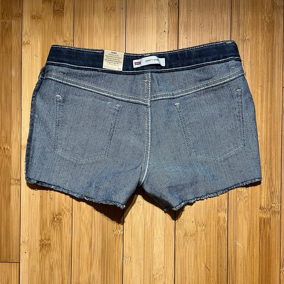 NWT Levi’s Shorty Shorts Raw Hem Embroidered Detail Size 16R Juniors - Picture 6 of 15